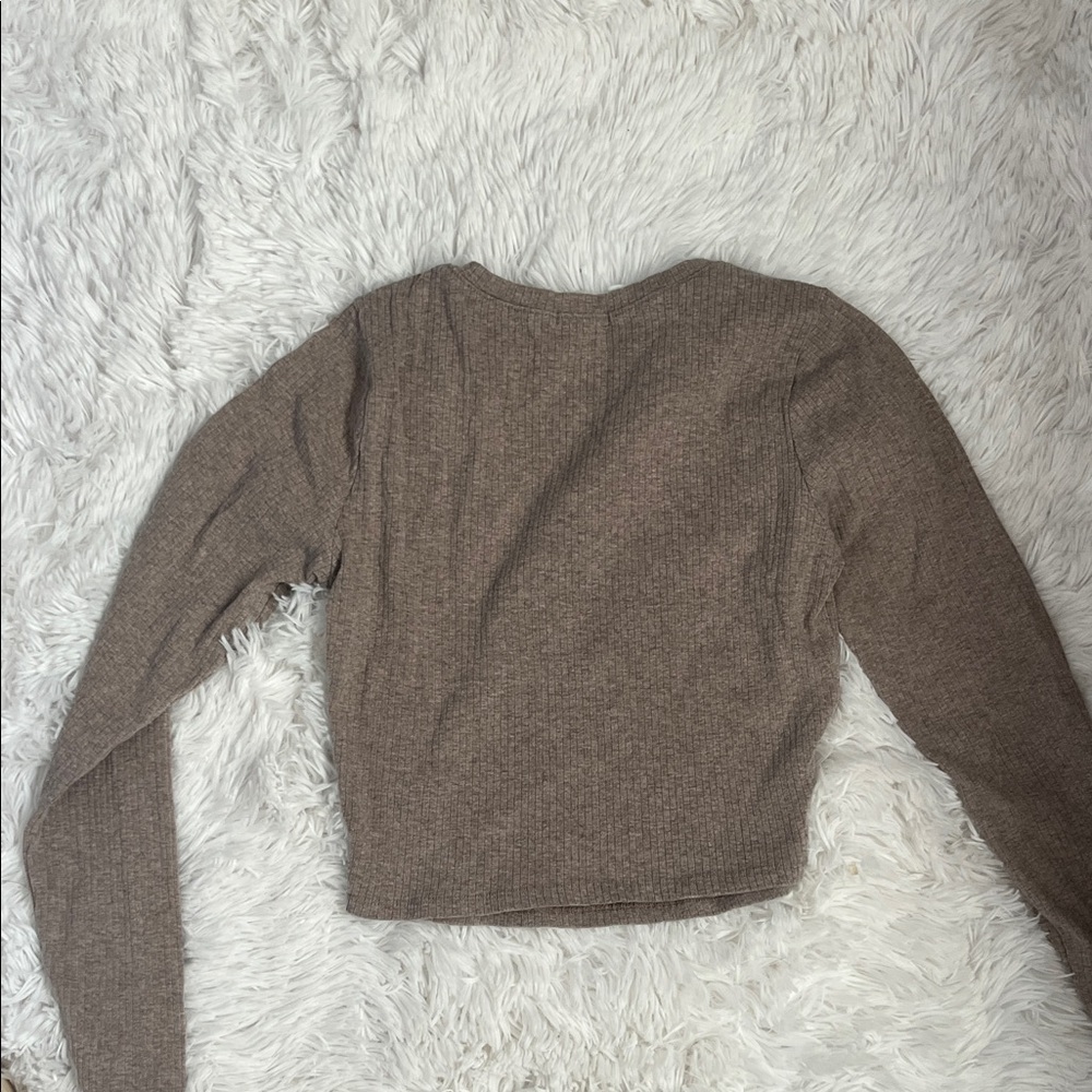 Bozzolo Long Sleeve Ribbed Tee in Taupe - Picture 3 of 3